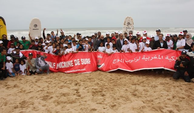 رياضيو ركوب الموج بالجنوب ينوهون بالتفاتة الجامعةالملكية المغربية لركوب الموج نحو الاقاليم الجنوبية