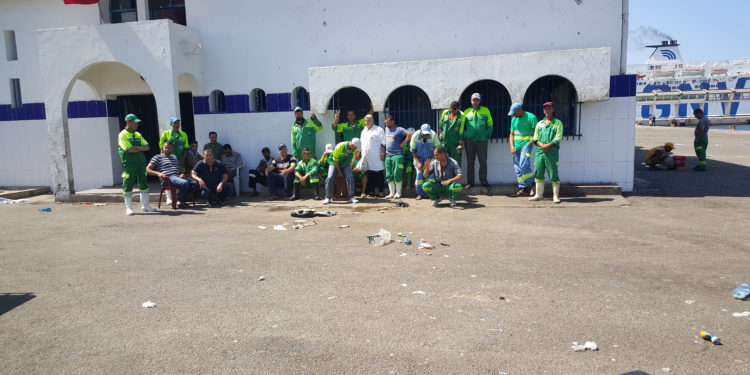 الناظور: وتستمر معاناة عمال النظافة بالميناء