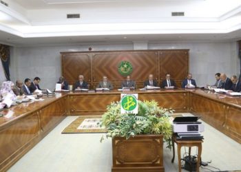 موريتانيا … الحكومة تضع الحجر الأساس لتزويد قطب”أفرنانه “” البحري بالكهرباء”
