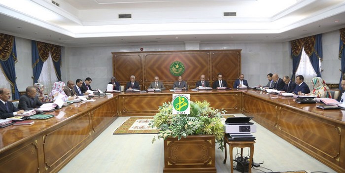 موريتانيا … الحكومة تضع الحجر الأساس لتزويد قطب”أفرنانه “” البحري بالكهرباء”