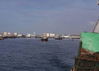 اسطول مجموعة اومنيوم المغربي للصيد يغادر ميناء طانطان