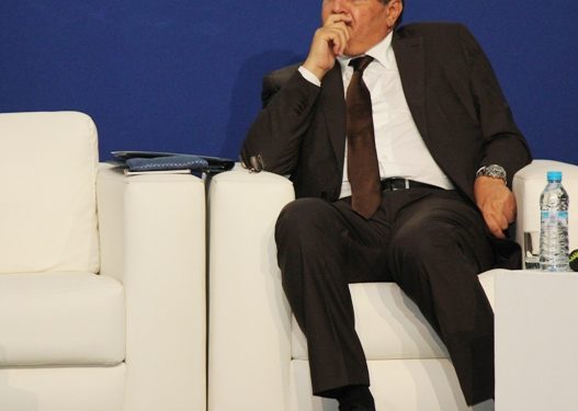 ناشط بيئي يطالب بالتحقيق في شحنات زيوت السمك تلج ميناء طانطان