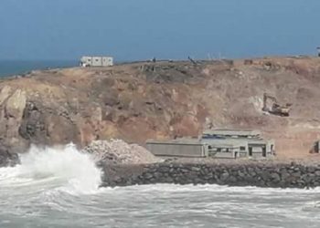 قوة الطبيعة تعري هشاشة الدراسات بشان ميناء اكريزيم