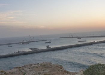 اصابة سبعة عمال و اربعة في عداد المفقودين بالساحل الجنوبي لاسفي