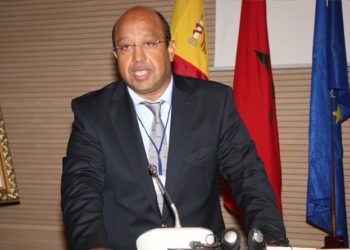 كمال صبري يهنئ  سيدي المختار الجماني رئيس غرفة الصيد البحري بالداخلة