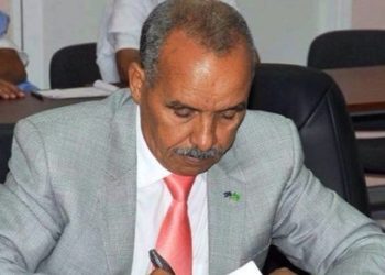 إقالة الشيخ ولد بايه من منصبه في وزارة الصيد