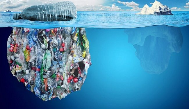 بحلول 2050 البلاستيك أكثر من السمك في المحيطات