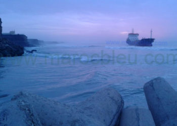 جنوح سفينة بطانطان