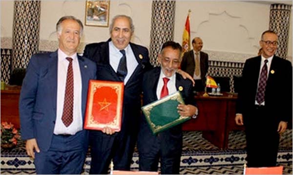 توقيع اتفاقية “الشراكة الإستراتيجية”” بين مدينتي الداخلة وطريفة الاسبانية”