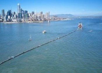 باحثون يطورون نظاما ذكيا لإزالة 88 ألف طن بلاستيك من المحيط الهادئ