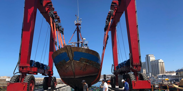 أسفي: رافعة مراكب الصيد تستهل نشاطها وسط ترحيب مهني.