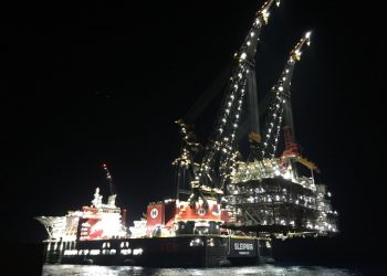 شركة Heerema’s Sleipnir تشرع في استخدام أكبر رافعة عائمة في العالم