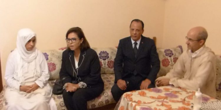 زكية الدريوش تمثل وزير الصيد البحري أخنوش في مواساة ضحايا “اخواني”.