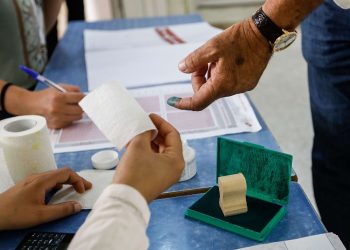 انطلاق حملة التسجيل في لوائح انتخابات الغرف المهنية.