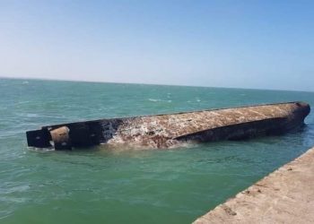 شعار “خليه مربوط” ينقلب على بحارة مجموعة أومنيوم ، و دعوات لاقالة رأس الفتنة.