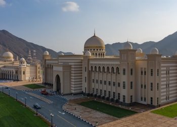 الأكاديمية العربية بالشارقة تعرض إمكاناتها في التعليم البحري