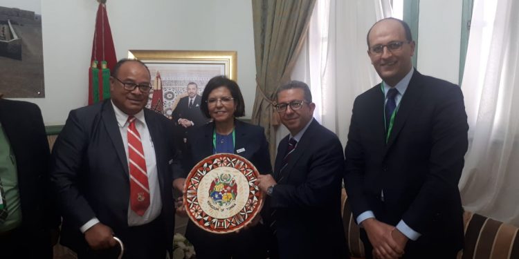 زكية الديوش تتسلم ذرع مملكة تونغا.