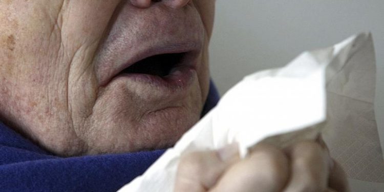 كيف تميز بين أعراض الأنفلونزا الاعتيادية وفيروس كورونا؟