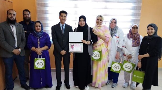 في عيد المٍرأة، المكتب الجهوي للصيد بالعيون يكرم أول تاجرة للسمك