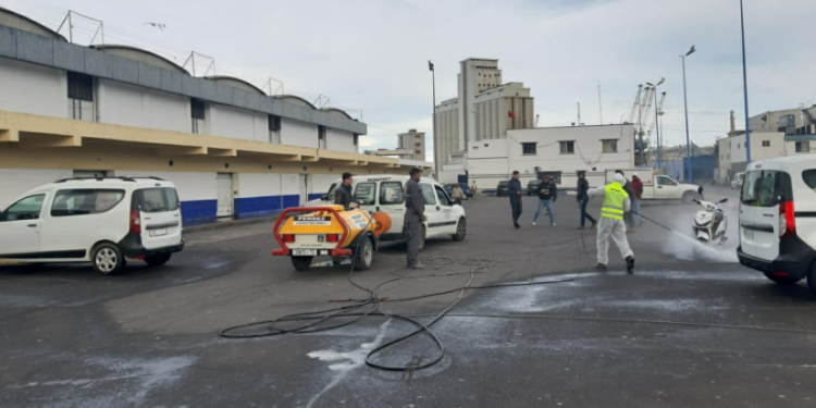 تعقيم وتطهير مختلف جنبات ميناء الصيد البحري بآسفي