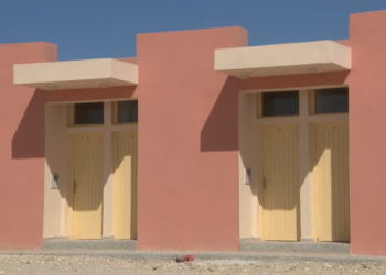 بحارة الصيد التقليدي بالداخلة يرفضون تمويل مشاريع من جيوبهم،و يطالبون بتمكينهم من السكن الاجتماعي.