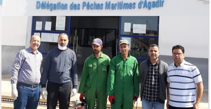 الجامعة الوطنية للصيد البحري تنخرط في حملة تعقيم مرافق ميناء أكادير ضد كوفيد19.
