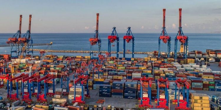 المصالح المينائية ببيروت تتصدى لجائحة كورونا.