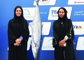 فريق نسوي يتألق في «دبي لصيد الأسماك»