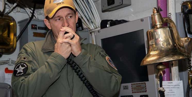 تسريب رسالة بتفشي كورونا،يطيح بقائد حاملة الطائرات روزفلت من منصبه.