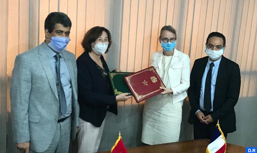 اتفاقية مغربية فرنسية في قطاع الموانئ لتعزيز الاقتصاد الأزرق.