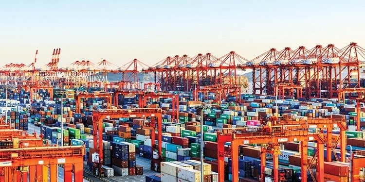 نقص الحاويات يعرقل حركة الصادرات العالمية