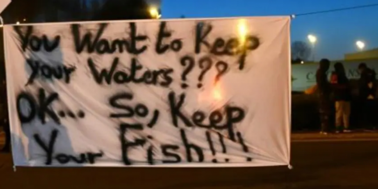 باريس تطالب بتطبيق سريع لاتفاق صيد السمك لما بعد بريكست