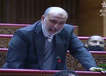 بنجلون يتحلّل من حزب اخنوش للمحافظة على مقعده بمجلس المستشارين