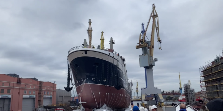 روسيا: اسطول الصيد الروسي يتعزز برابع سفينة عملاقة