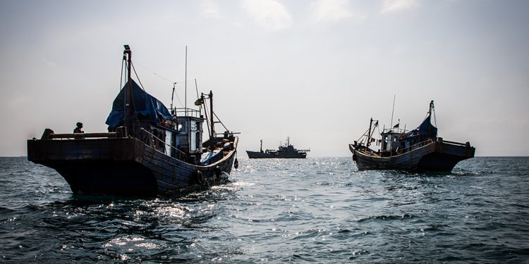 بحار أفريقيا رمادية أكثر من الأزرق