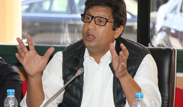 أعضاء بغرفة الصيد البحري الأطلسية الوسطى يتدارسون اقالة الرئيس.