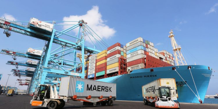 ميرسك ترفع توقعات أرباحها لعام 2022 إلى حوالي 37 مليار دولار