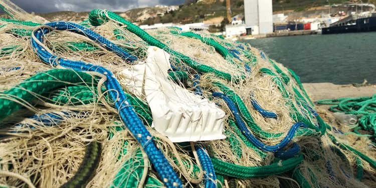 الدانمارك: تستعد لاجبارية تدوير أدوات الصيد المستعملة