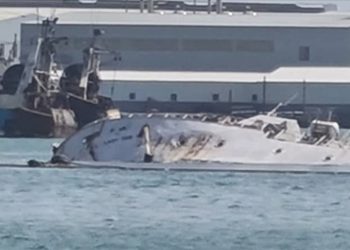 غرق سفينة أبحاث موريتانية بميناء نواذيبو الشمالي