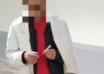 فضيحة داخل سوق السمك بطنجة،”طوطو” يدخن….