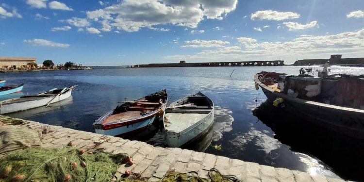تونس: وفد المنصة المغاربية و شمال أفريقيا في الصيد التقليدي يحل بغار الملح في زيارة استطلاعية