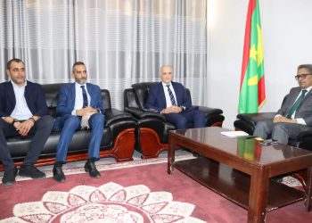 وفد من رجال الأعمال الإسبان يطلع على فرص الاستثمار في نواذيبو