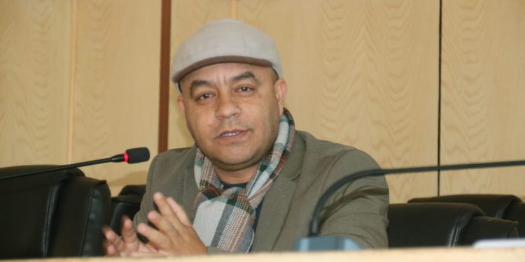 حول ضرورة تفعيل دور المنظمات الاقليمة الإفريقية في الصيد البحري لمواجهة ابتزاز الإتحاد الاوربي.