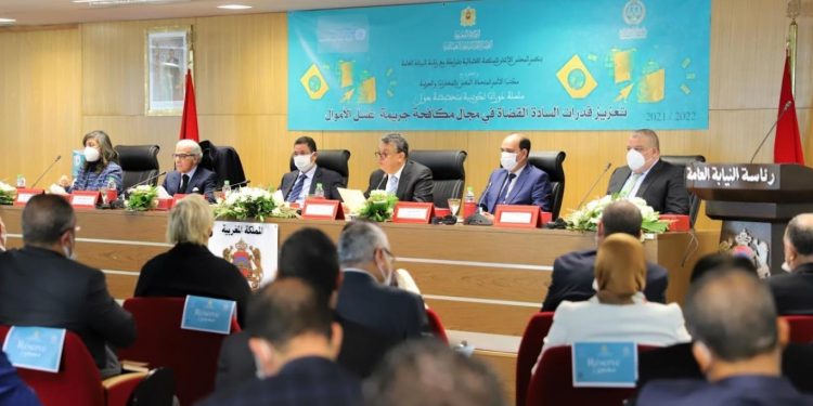 خبراء الاقتصاد يعددون مزايا الخروج من المنطقة الرمادية