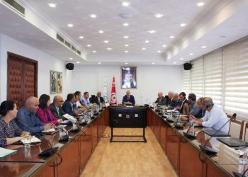 تونس:وزير الصيد البحري يتراس اجتمعا حول منظومة VMS