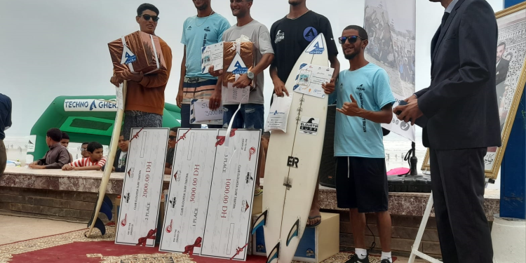 الوطية/طانطان: أبطال نادي الوطية يتسيدون نتائج المسابقة الجهوية الثانية في ركوب الموج