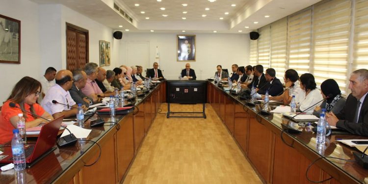 تونس: وزير الصيد البحري يترأس اجتماعا حول حوكمة تدبير الوقود المدعم في القطاع