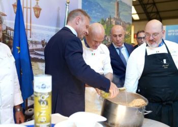 السلطعون الازرق يتحول الى نجم المعرض الدولي كونكسيمار 2023،