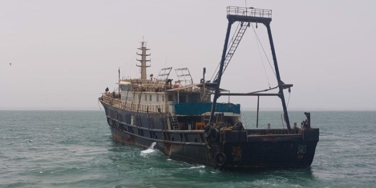 ميناء أكادير: أطقم اسطول الصيد الصينية تطالب باحترام السيادة و حقها في القيادة