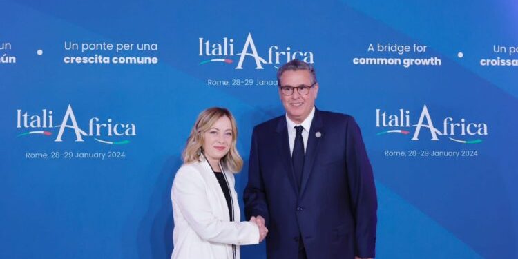 أخنوش: إيطاليا تبدي اهتماما بالانخراط في مشاريع الطاقات المتجددة بالمغرب
